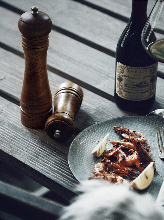 Table & Servingware